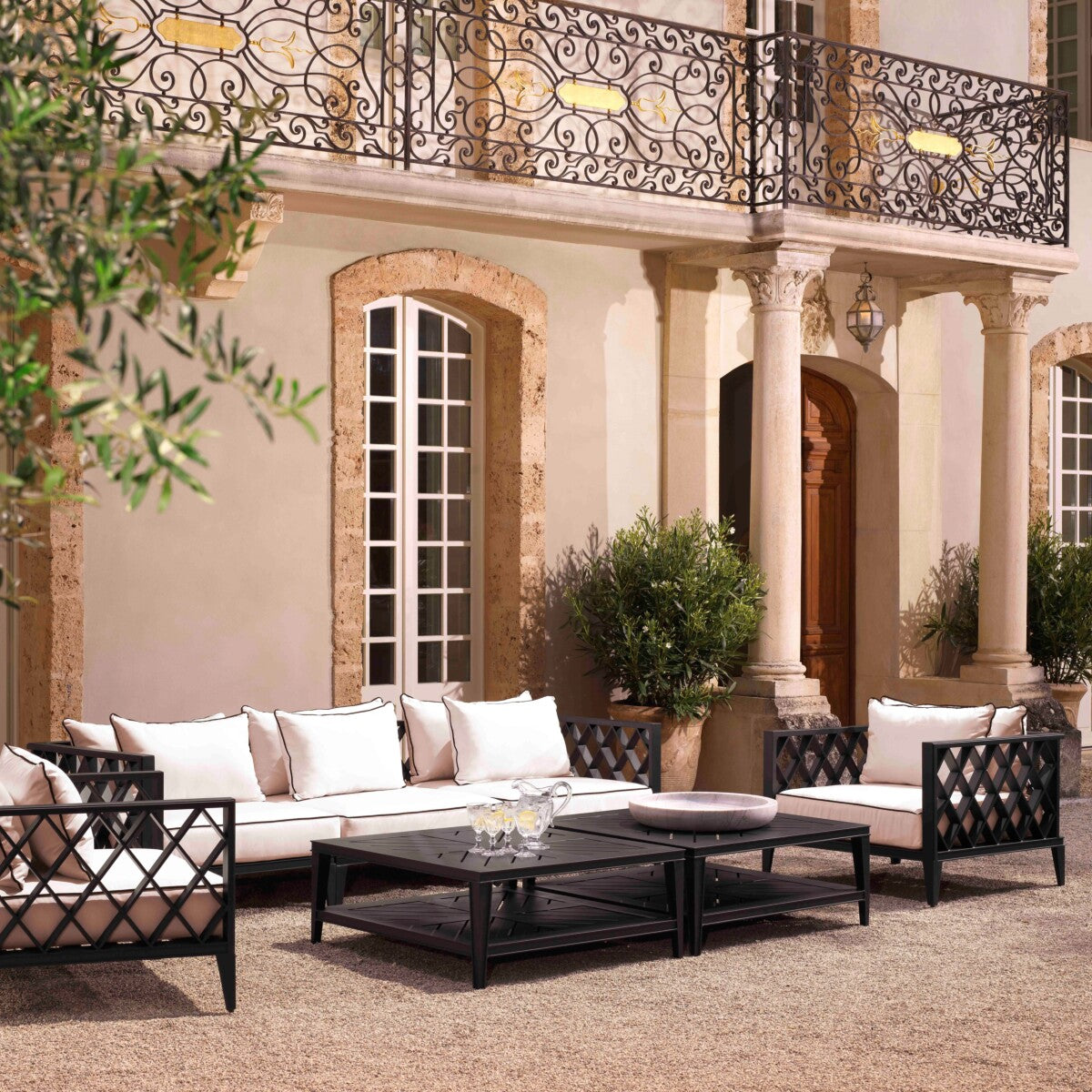 Square Outdoor Table Bell Rive | Eichholtz Miami
