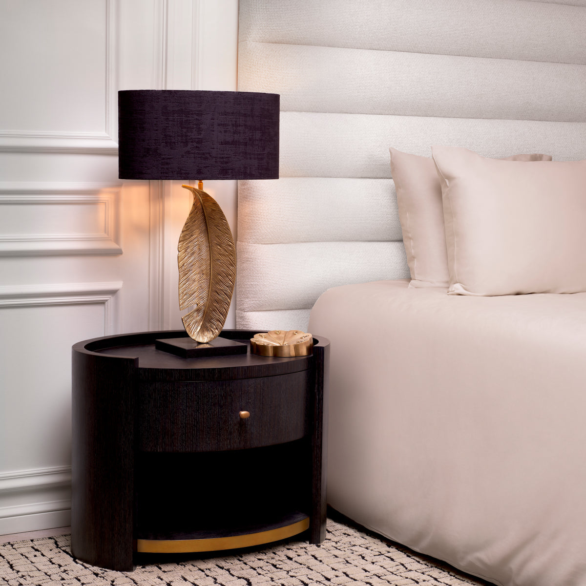 Oval Oak Nightstand Rosemberg | Eichholtz Miami