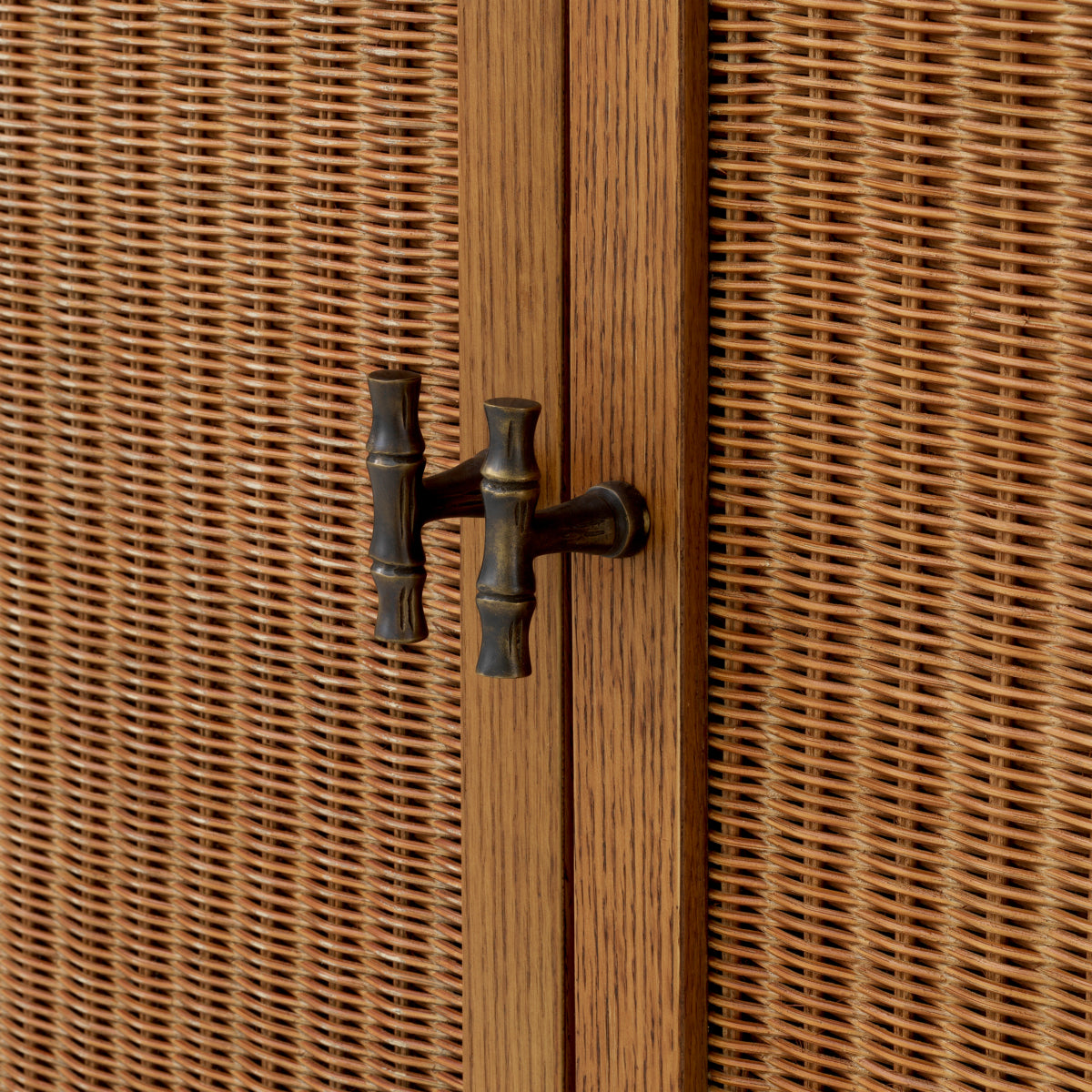 Oak 4-Door Dresser Borchard | Eichholtz Miami