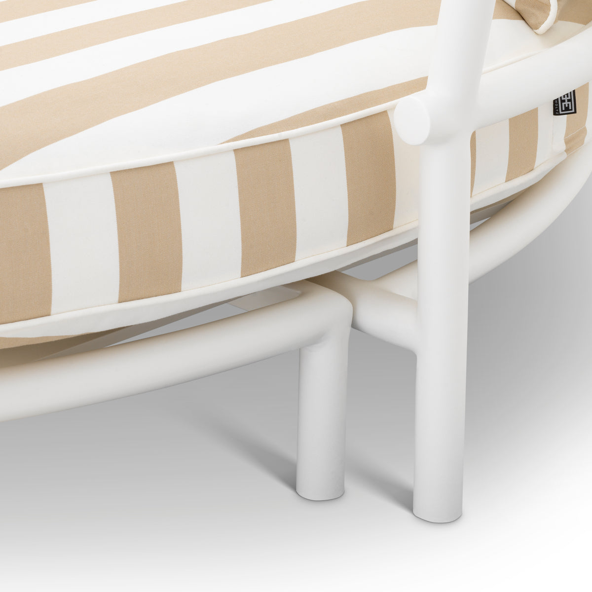 Matte White Outdoor Bed Laguno | Eichholtz Miami