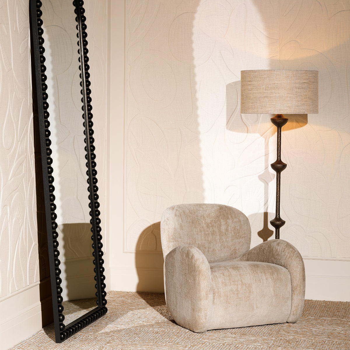 Half-Rounded Black Mirror L Kenton | Eichholtz Miami