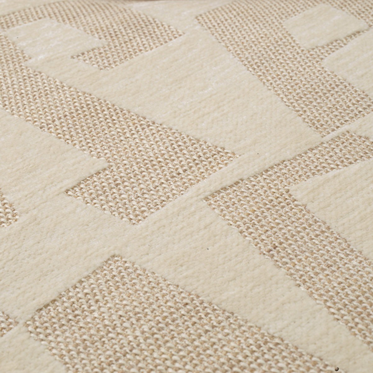 Brooklyn Sand Oval Bench Raymond | Eichholtz Miami