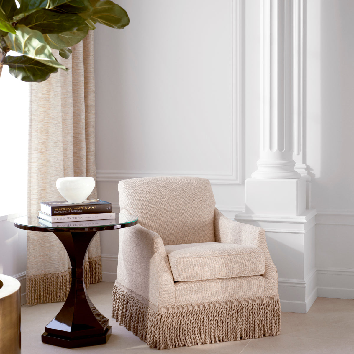 Black Glass Side Table Harlem | Eichholtz Miami